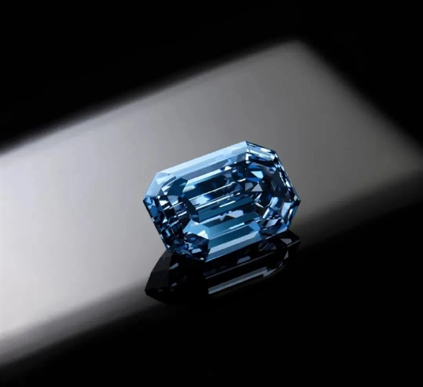 预估3亿元！史上最大蓝钻将被拍卖:15克拉